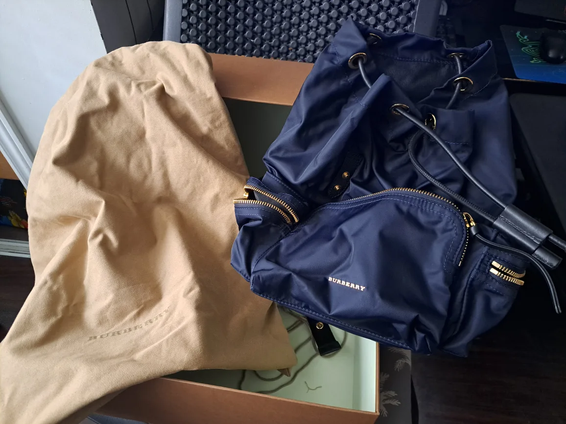 Burberry Rucksack Navy Medium image indicator(9)