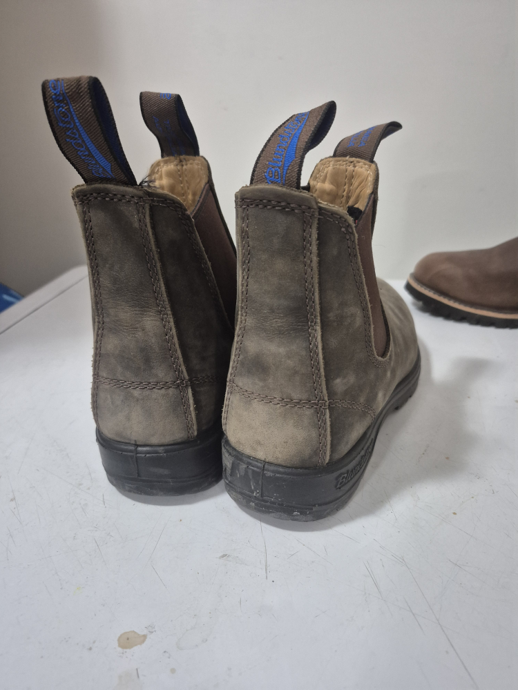 Blundstone Chelsea Boots - Size 4 - photo 2