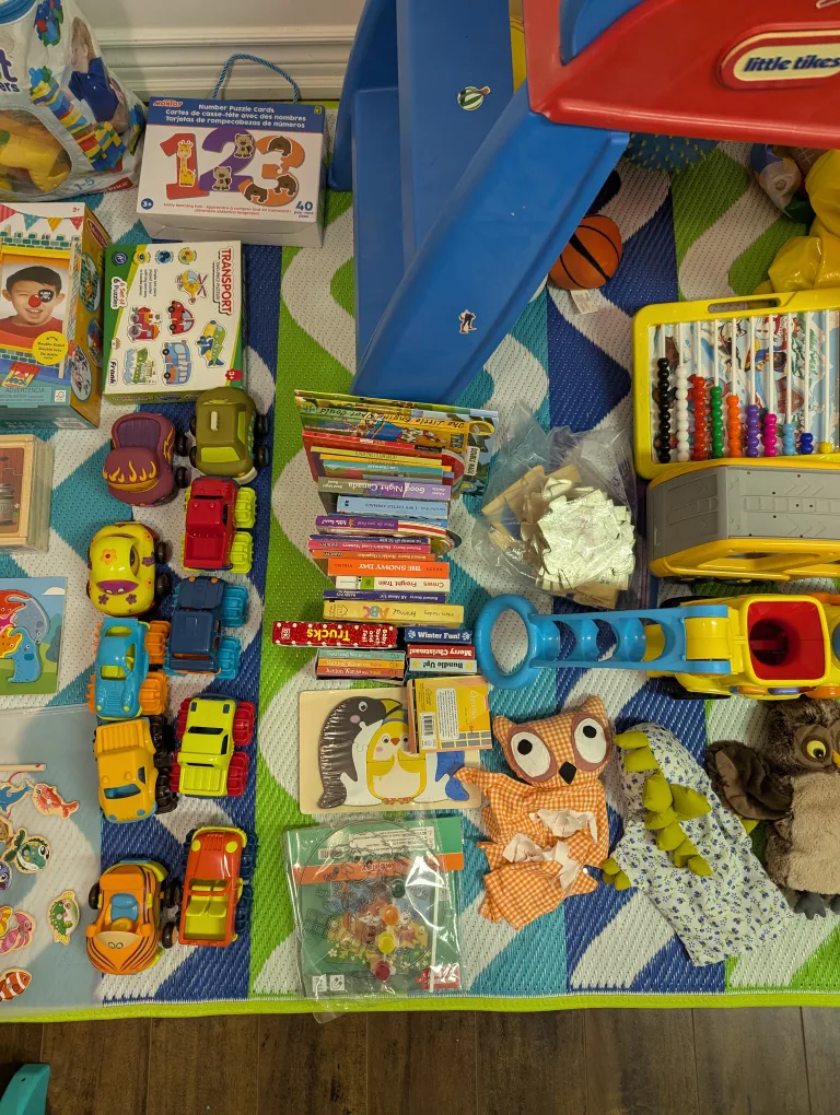 Toy and book bundle - all must go! image indicator(7)