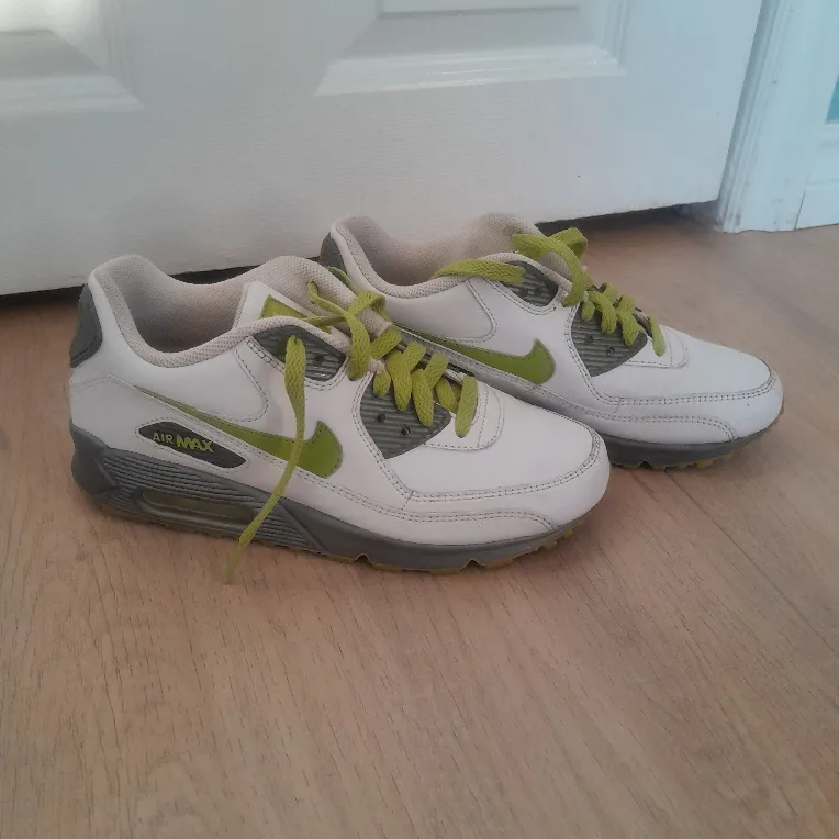 Nike Air Max 90 Women's Shoes Size 5.5 image indicator(4)