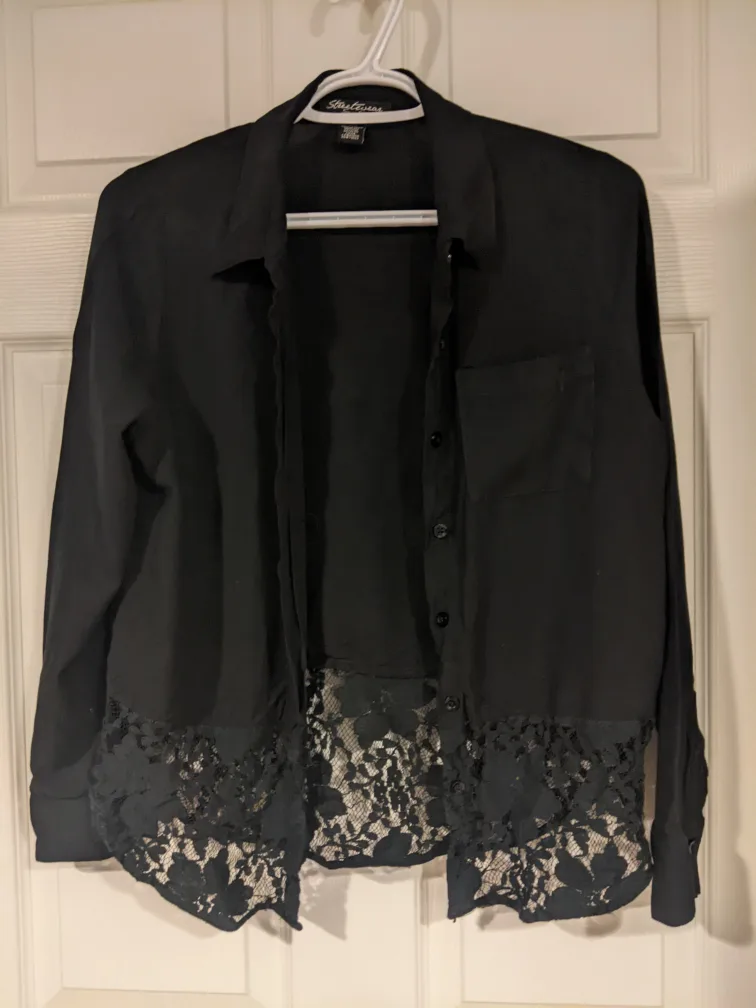teen girls medium  Black Lace Trim shirt thumbnail