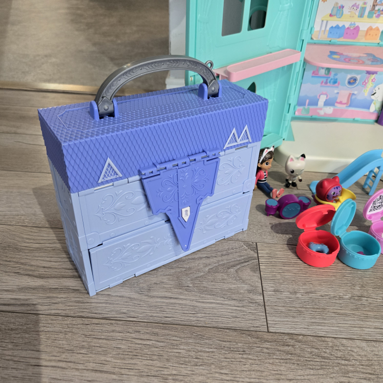 Gabby's dollhouse with accessories - photo 2