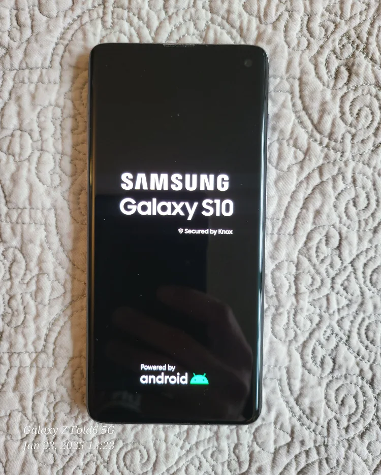 Samsung S10, unlocked , 128 GB , LIKE NEW !! image indicator(3)
