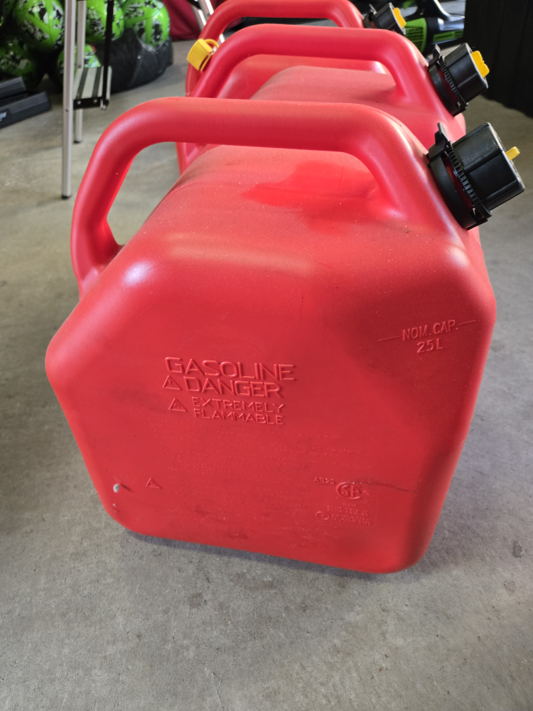 Three 25L Red Gasoline Containers - photo 2