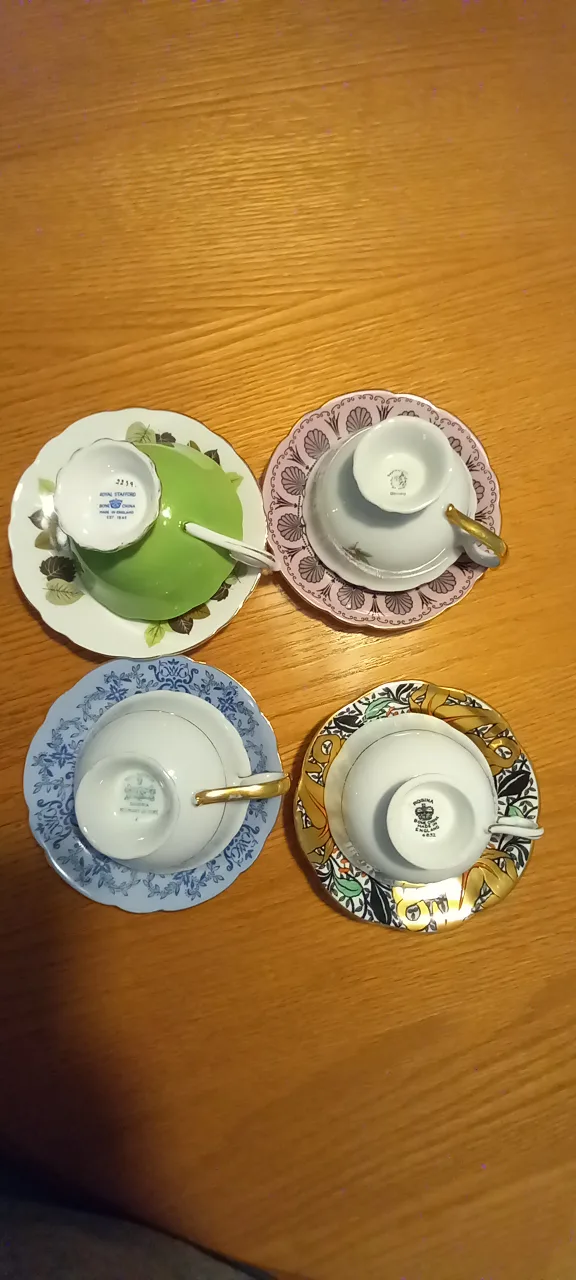 Lot of 7 Vintage tea cups image indicator(4)
