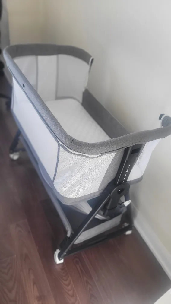 Baby bassinet with stand and mosquito net image indicator(6)