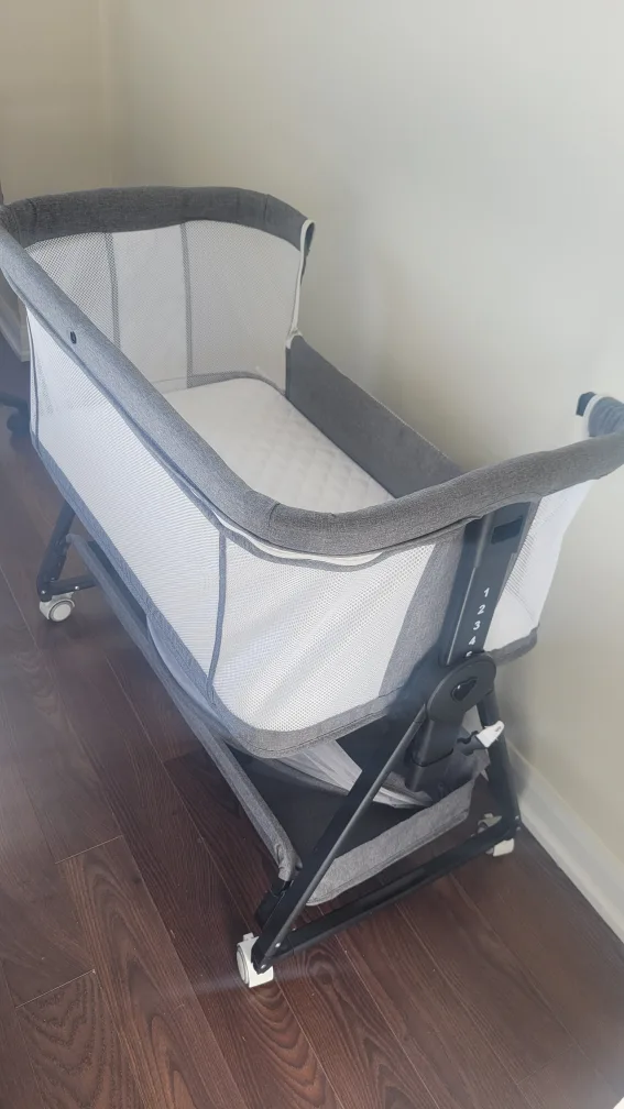 Baby bassinet with stand and mosquito net image indicator(7)