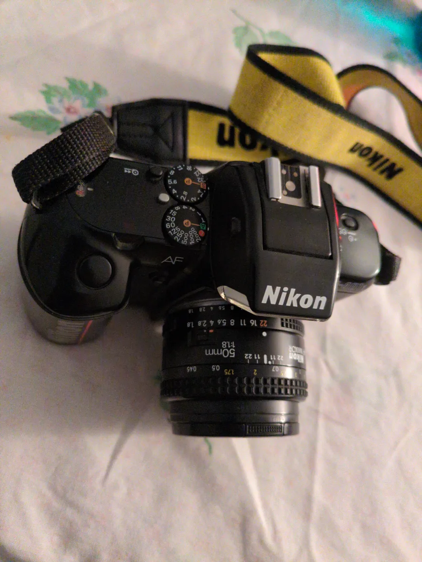 Nikon F-401x 35mm Film Camera with 50mm Lens Auto Focus image indicator(2)