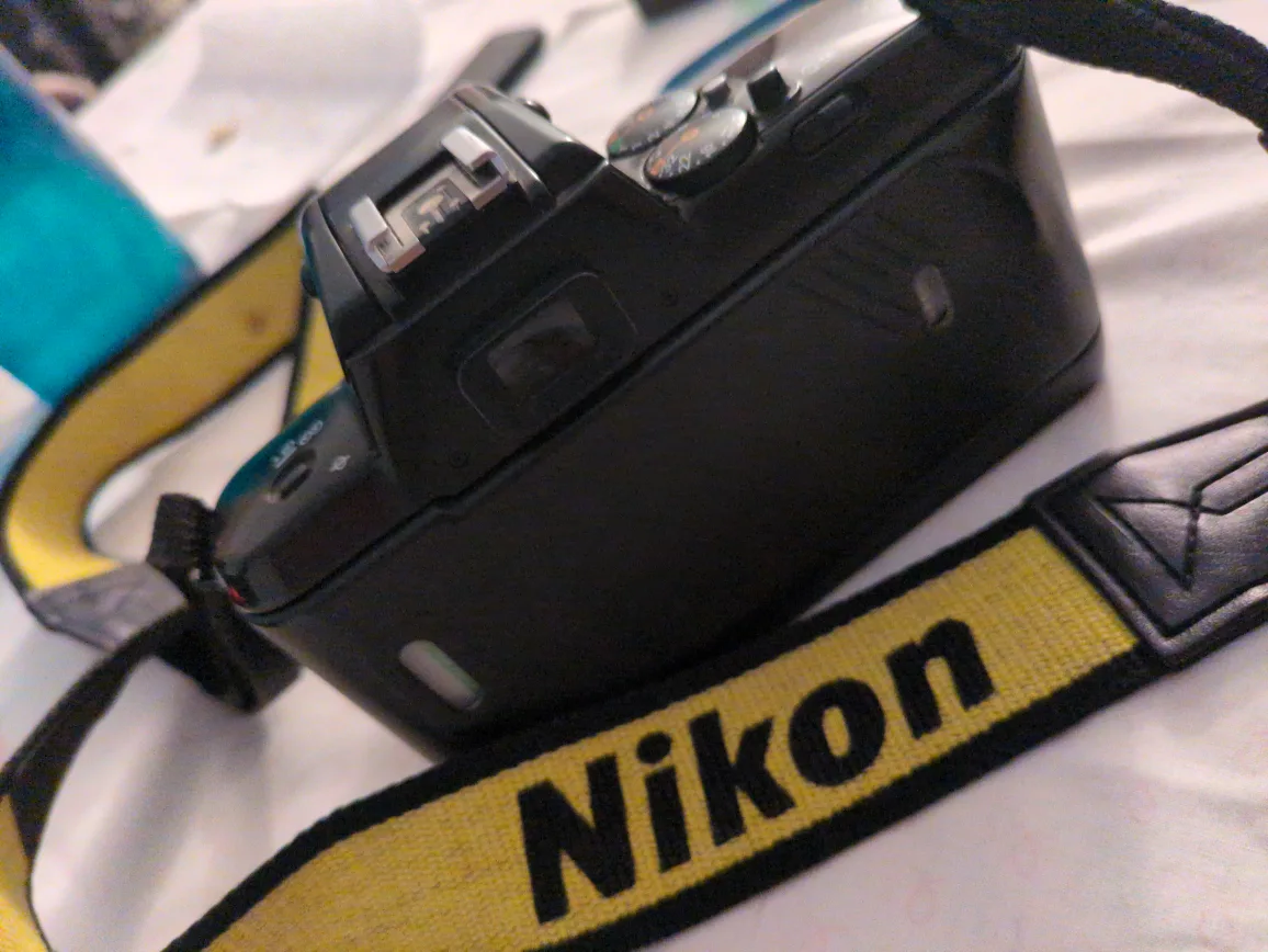 Nikon F-401x 35mm Film Camera with 50mm Lens Auto Focus image indicator(3)