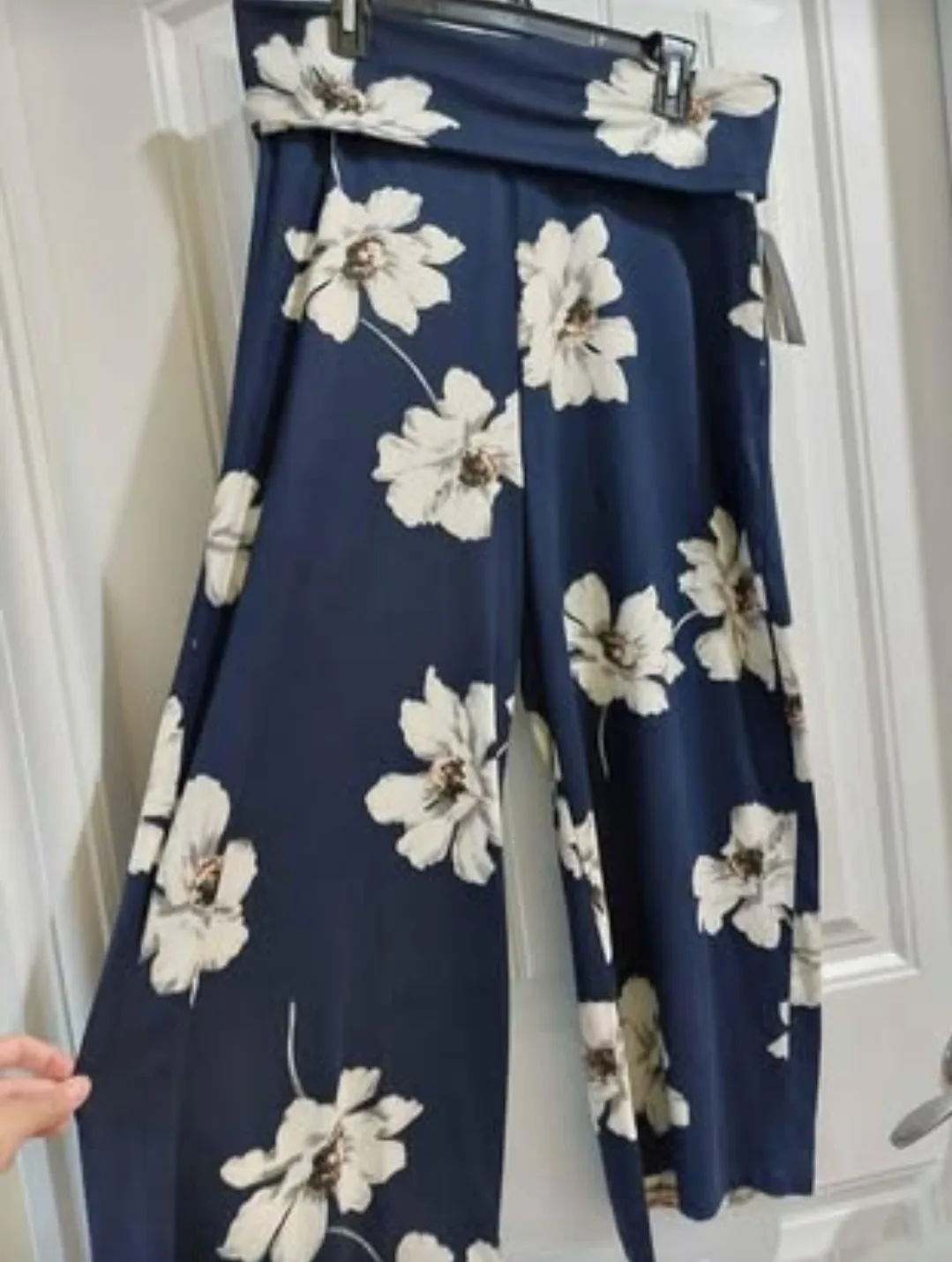 Brand New women's pants size L $20 each image indicator(4)