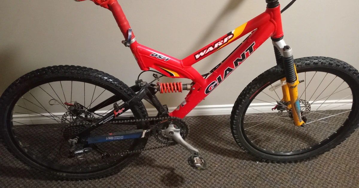 Giant Warp DS1 Mountain Bike | Karrot Giant Warp DS1 Mountain Bike | Karrot