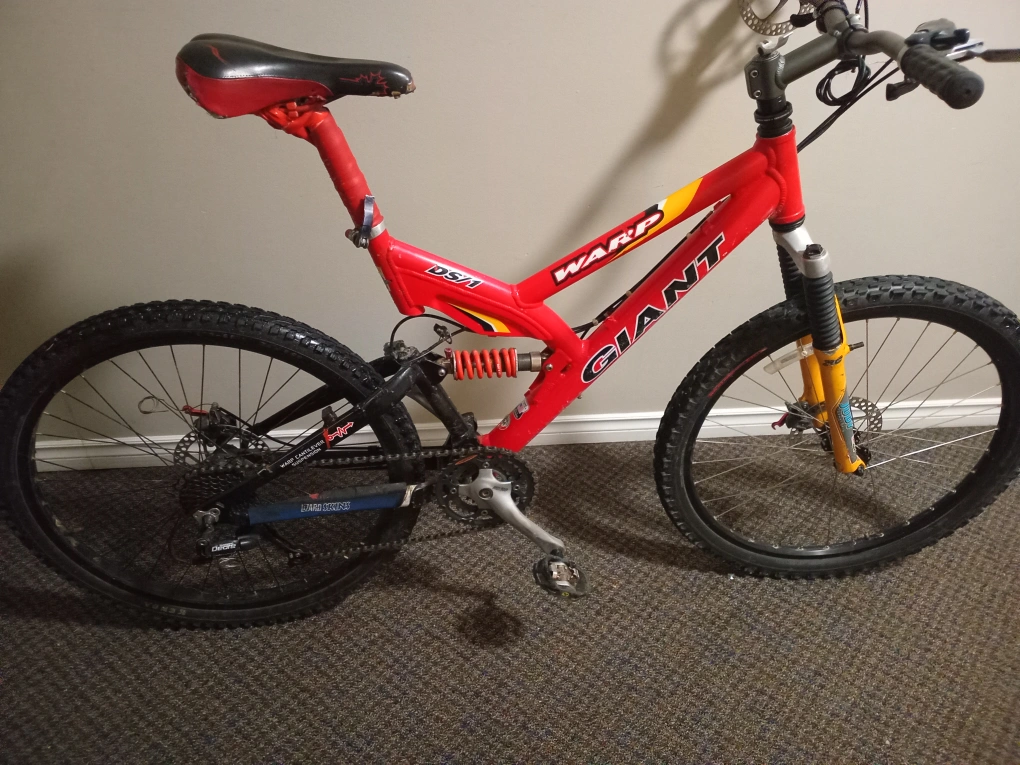 Giant Warp DS1 Mountain Bike | Karrot Giant Warp DS1 Mountain Bike | Karrot