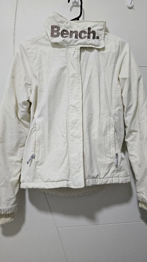Bench. Women's White Jacket image indicator(5)