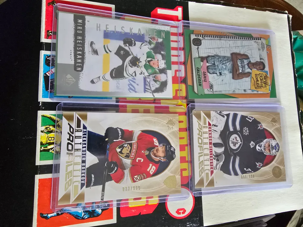 Hockey and Baseball Card Lot -  Multiple Players & Brands image indicator(2)