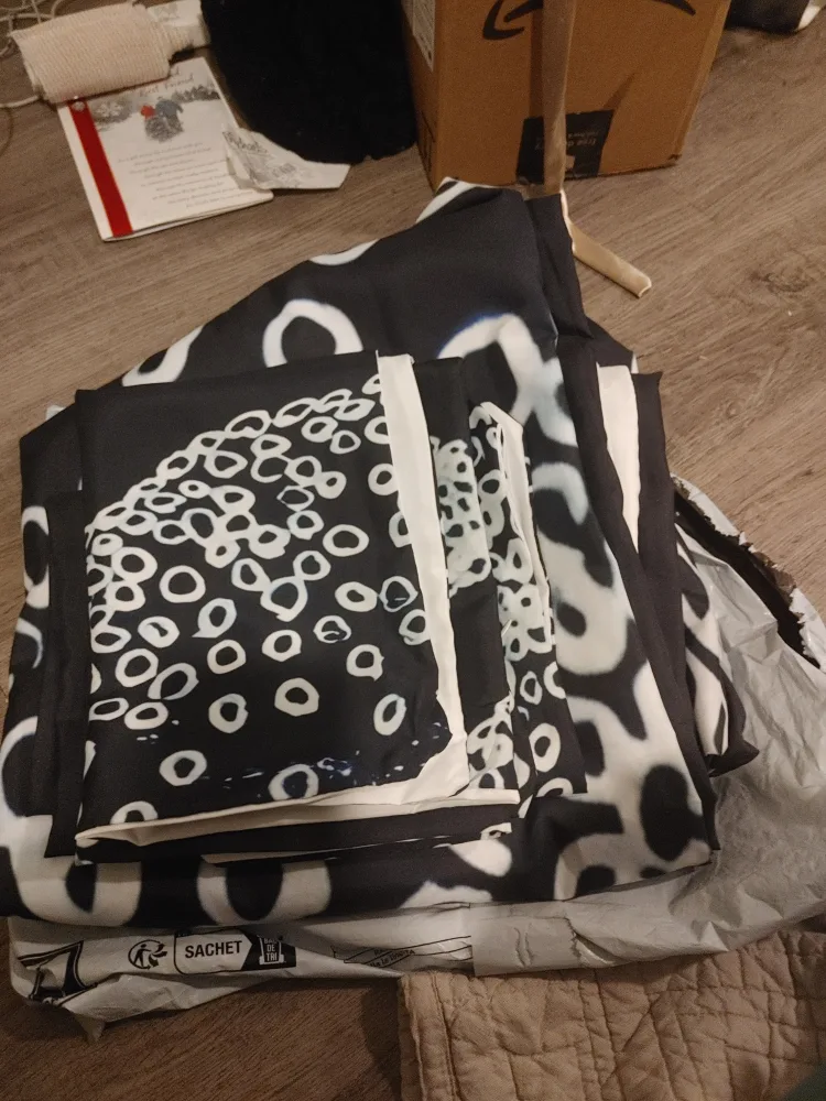 Black and white Circle Print Duvet Cover Set queen image indicator(2)