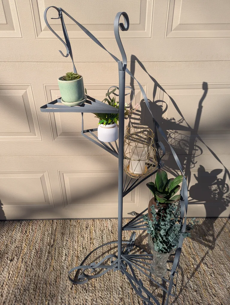 Metal Plant Stand image indicator(2)