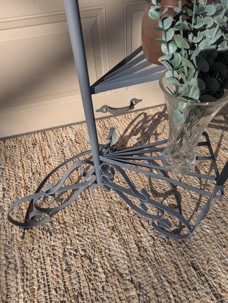 Metal Plant Stand image indicator(6)