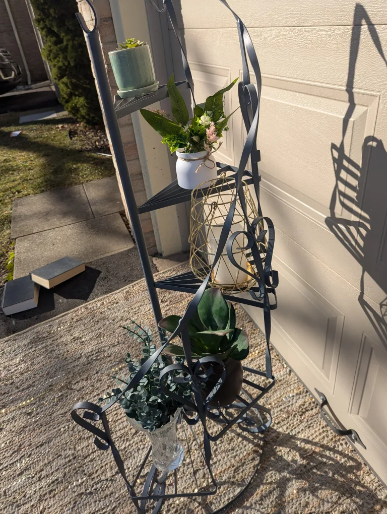 Metal Plant Stand image indicator(7)