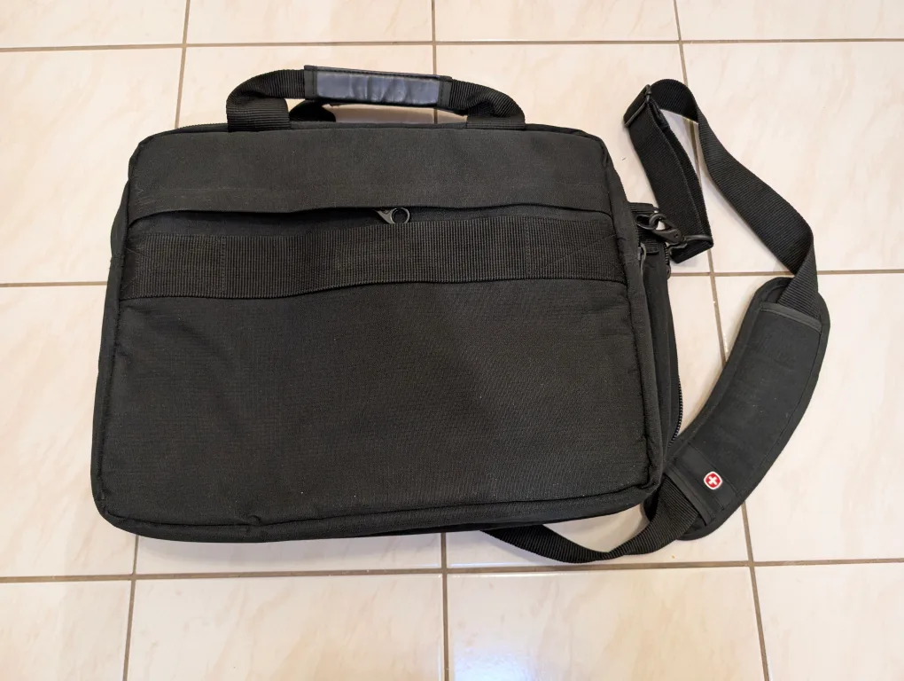 SwissGear Black Laptop Shoulder Bag image indicator(4)