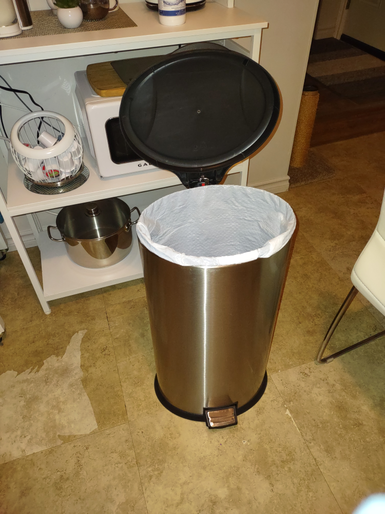 Stainless Steel Step Trash Can with Black Inner Bucket - photo 2
