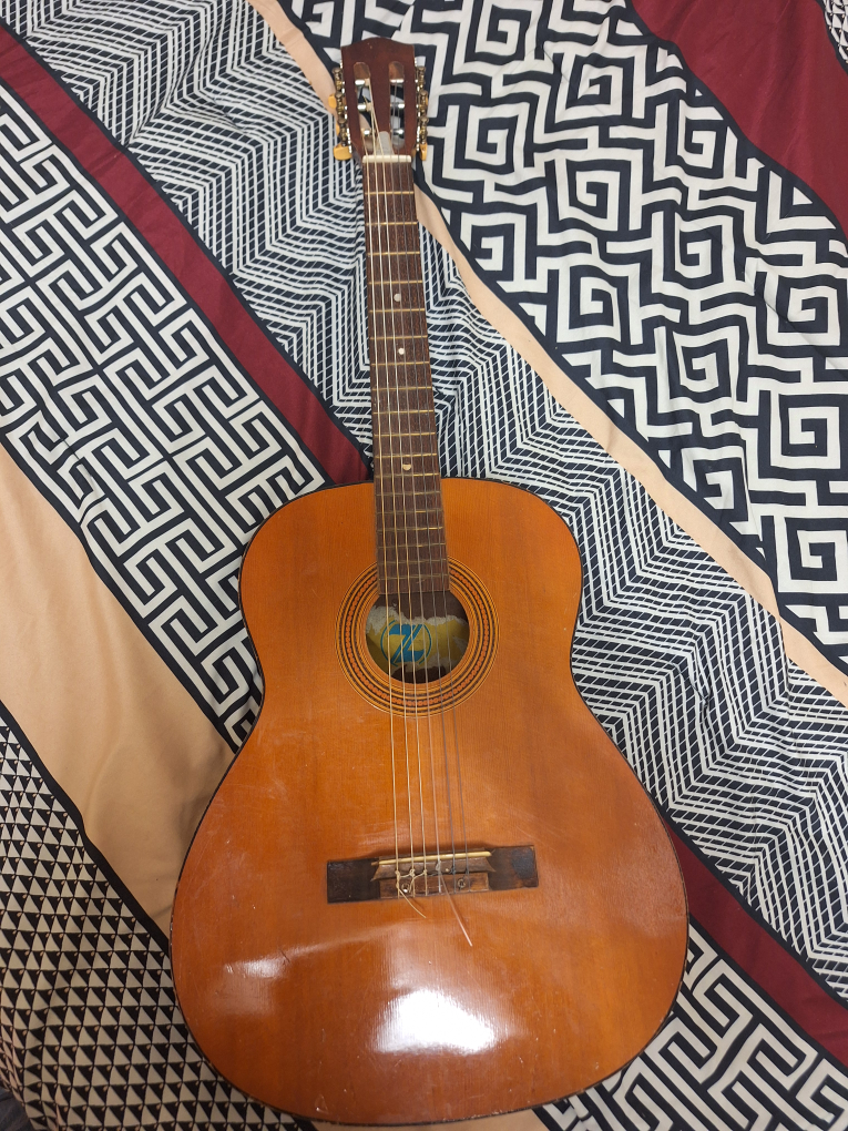 Vintage Classical Acoustic Guitar - photo 2