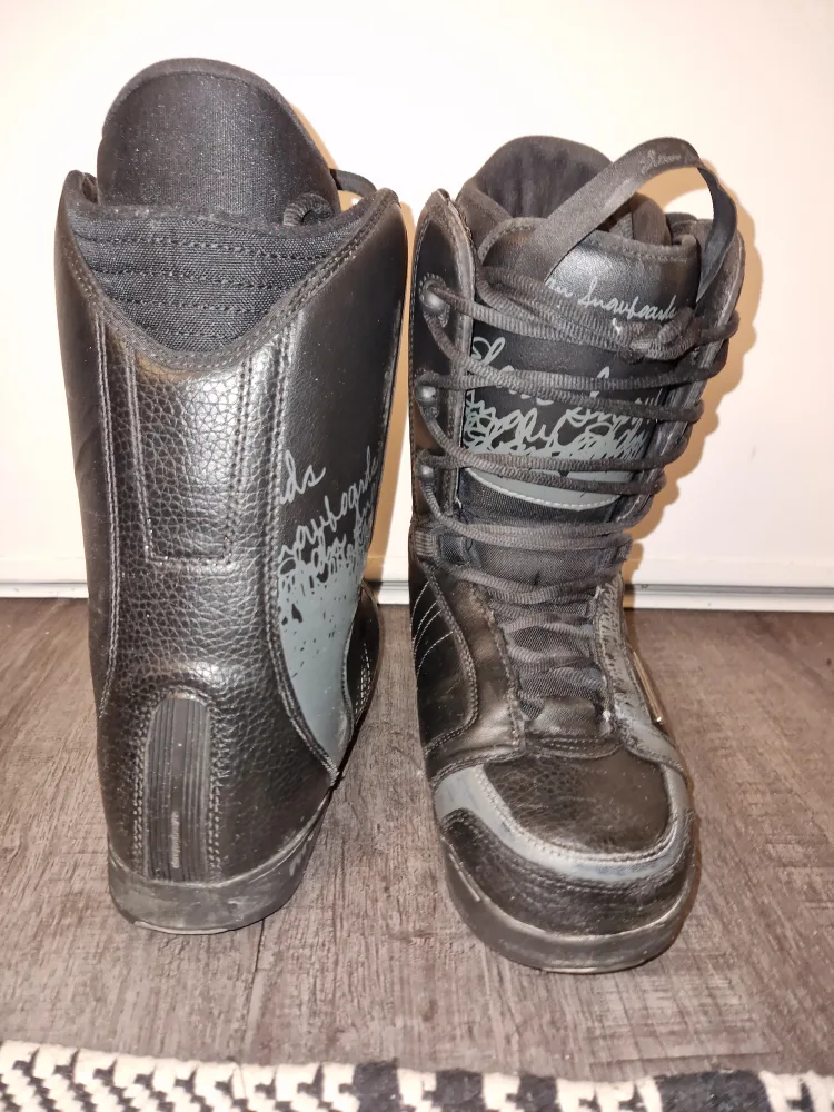 Elan Snowboard Boots | Women's US 7 / 38 EUR image indicator(3)