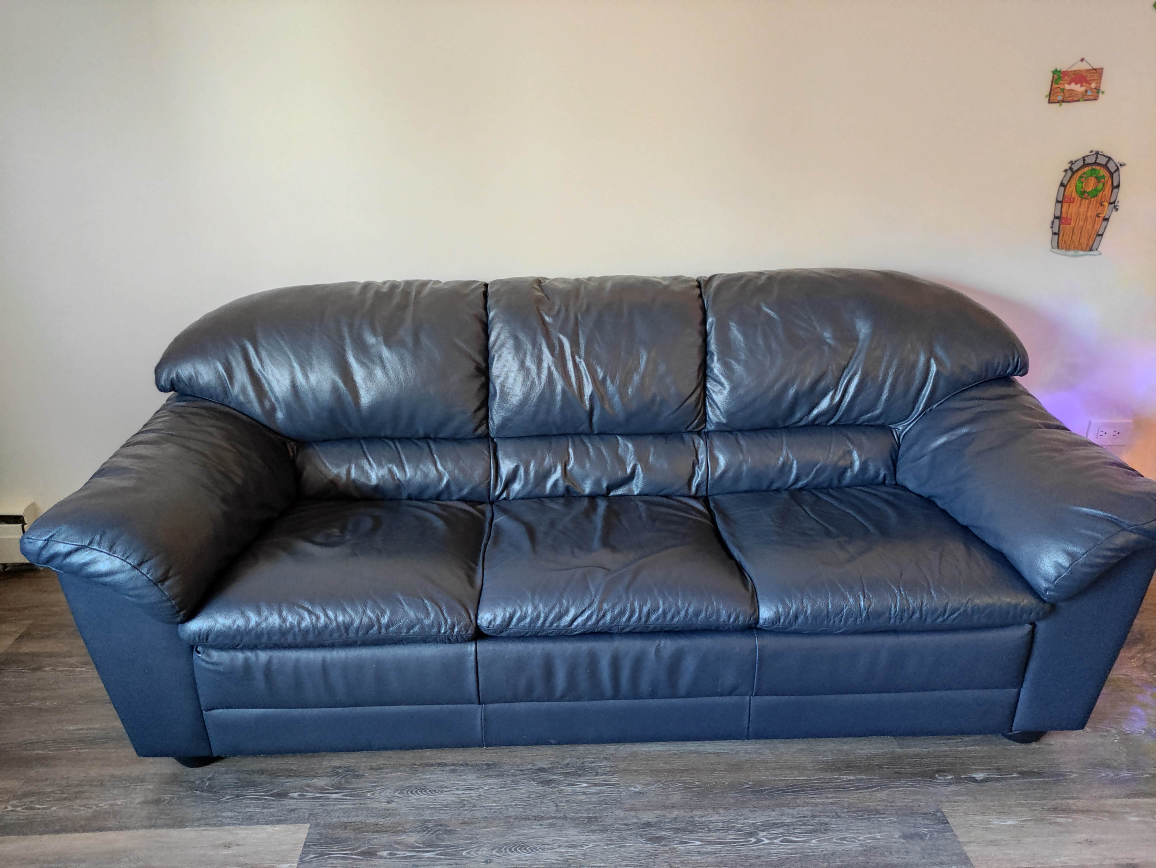 Italian leather Sofa and Loveseat Set - photo 2