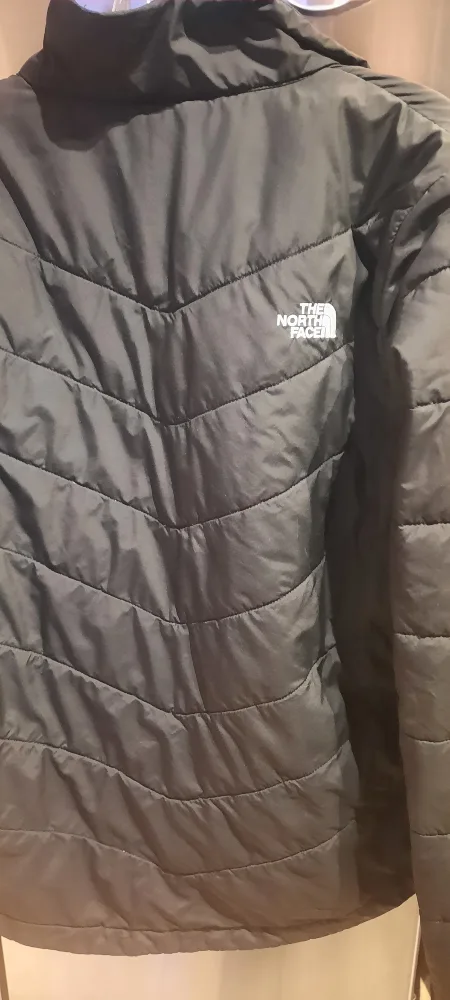 The North Face Women's Size Medium Black Puffer Jacket image indicator(2)