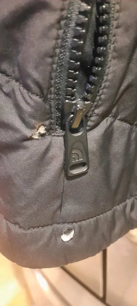 The North Face Women's Size Medium Black Puffer Jacket image indicator(4)