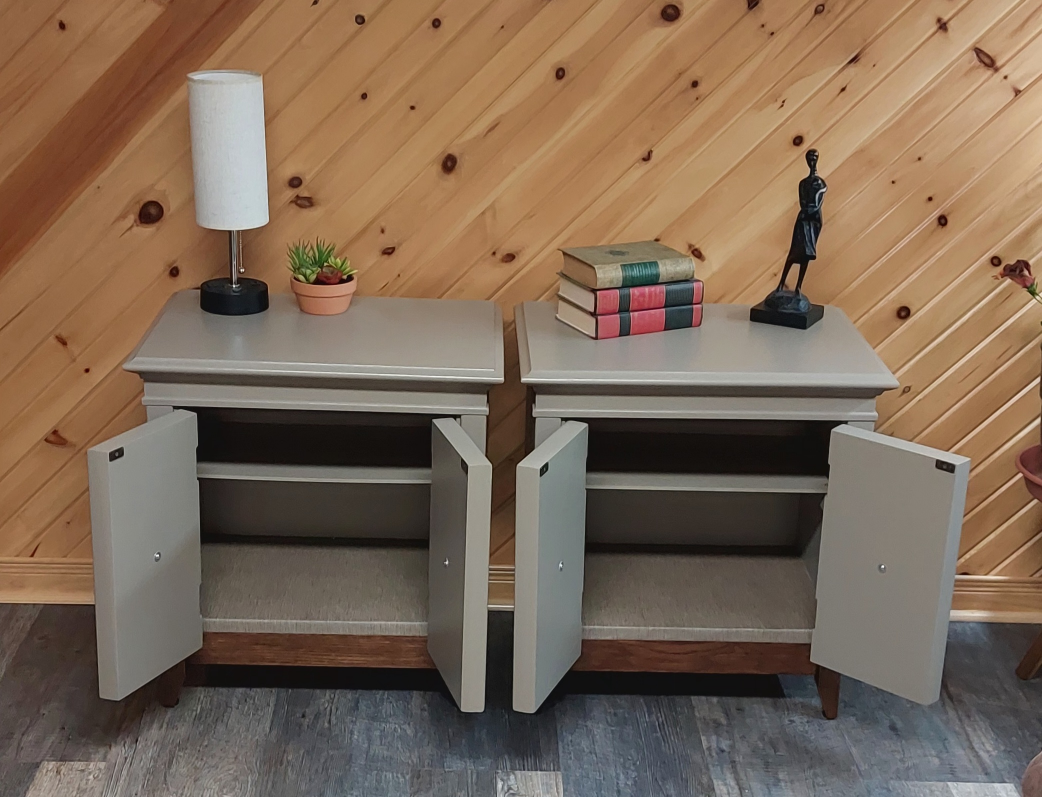 Night Stands / Side Tables - photo 3