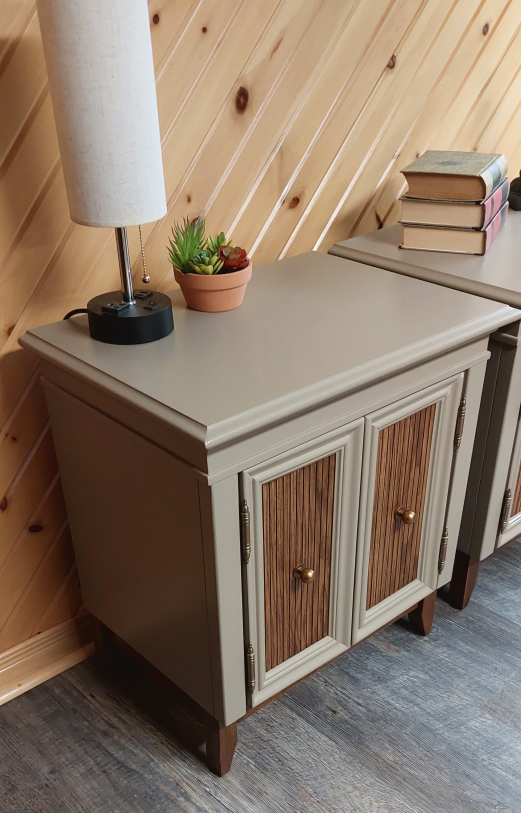 Night Stands / Side Tables - photo 4