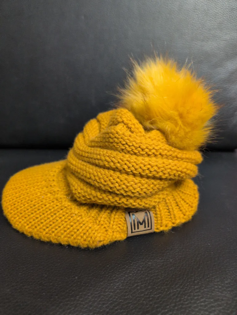 Knit Beanie with Pom Pom image indicator(2)