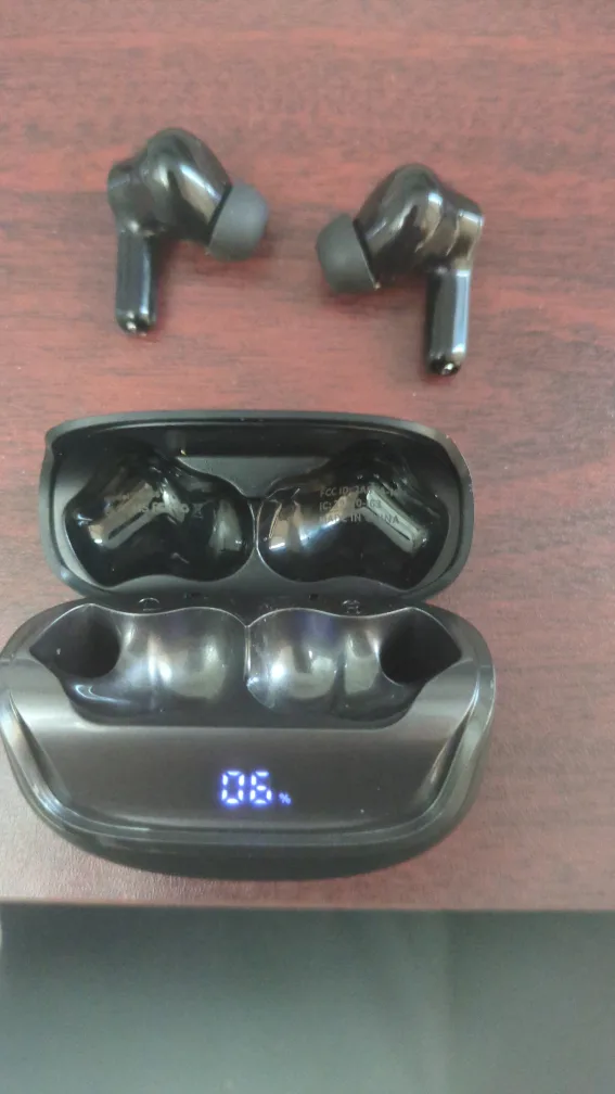 Wireless Earbuds with Charging Case image indicator(2)