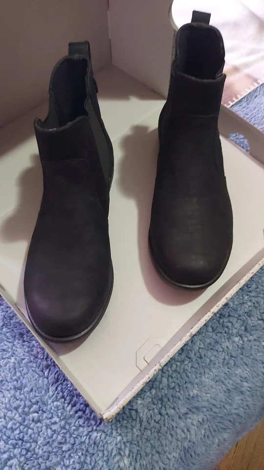 WOMEN'S BLACK BOOTS image indicator(2)