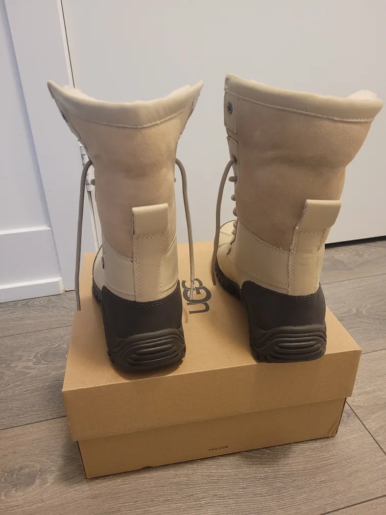UGG Women's Winter Boots image indicator(2)