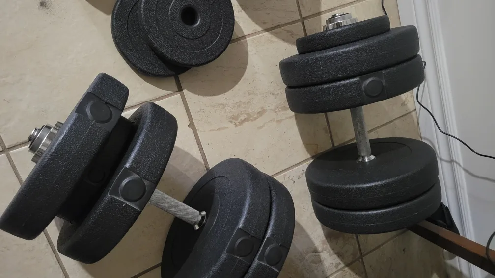 Adjustable dumbbells + bench thumbnail