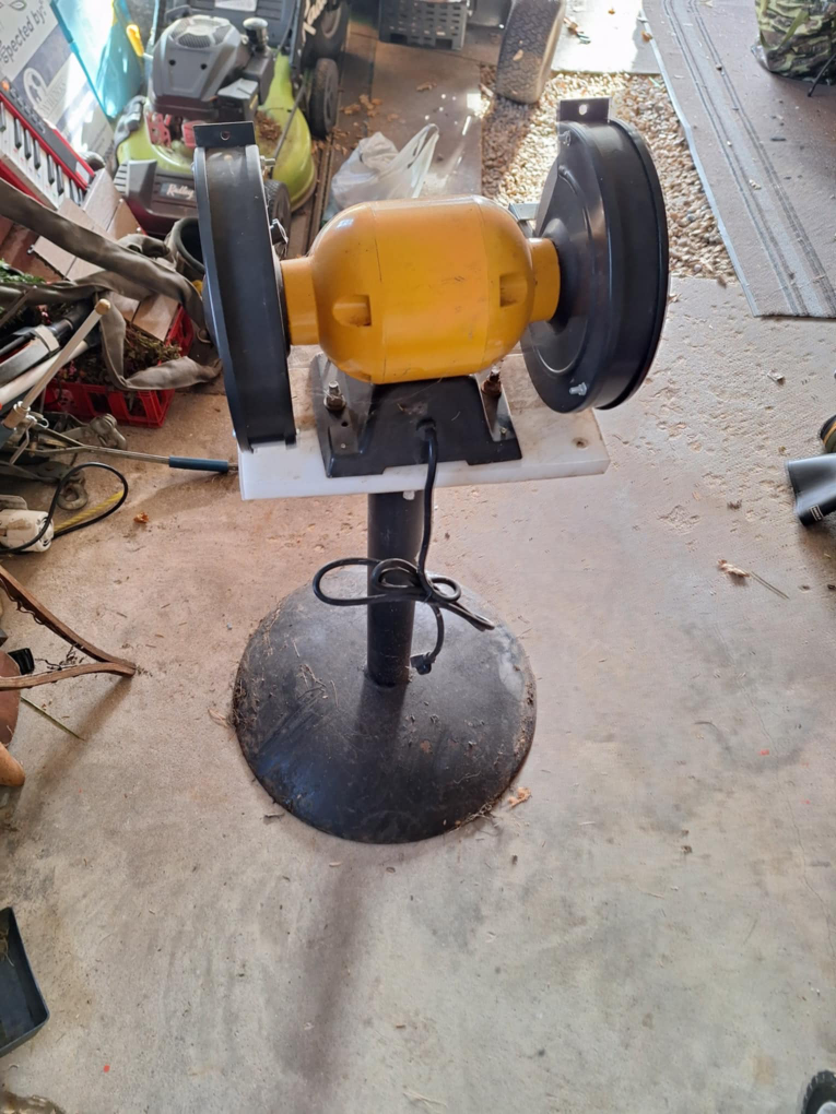 Tolsen Bench Grinder with Stand