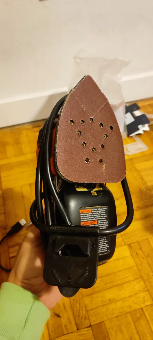 Black+Decker Mouse Detail Sander with extra sandpaper image indicator(4)