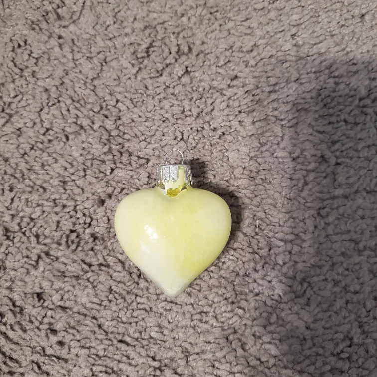 Set of 4 Heart-Shaped Glass Ornaments image indicator(2)