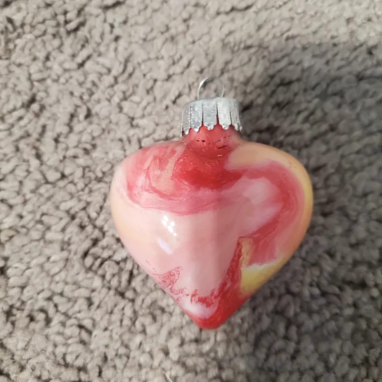 Set of 4 Heart-Shaped Glass Ornaments image indicator(7)