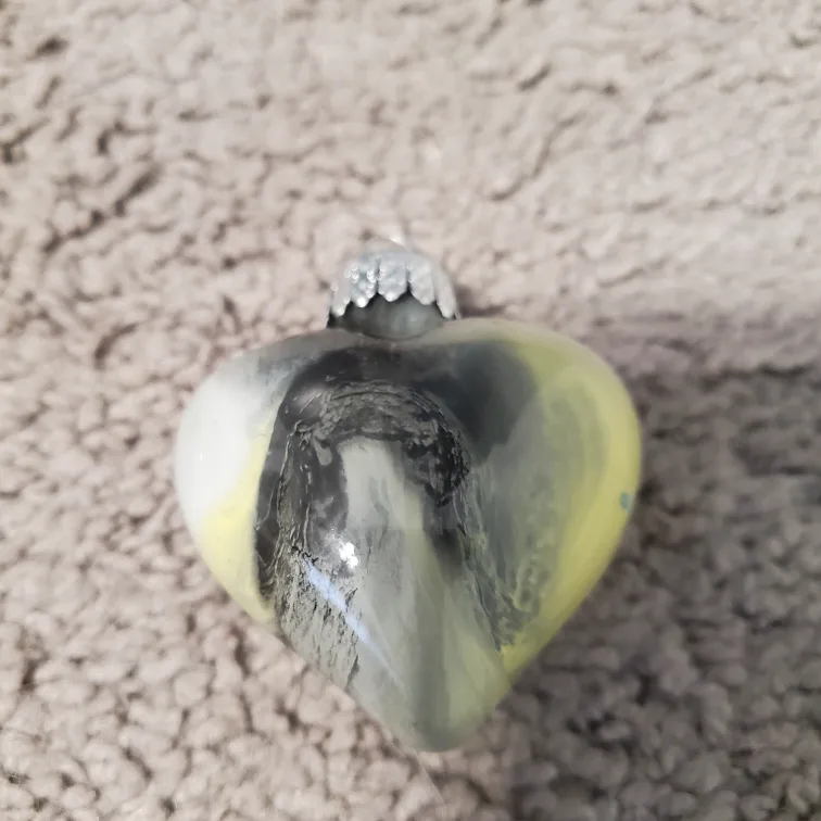 Set of 4 Heart-Shaped Glass Ornaments image indicator(9)