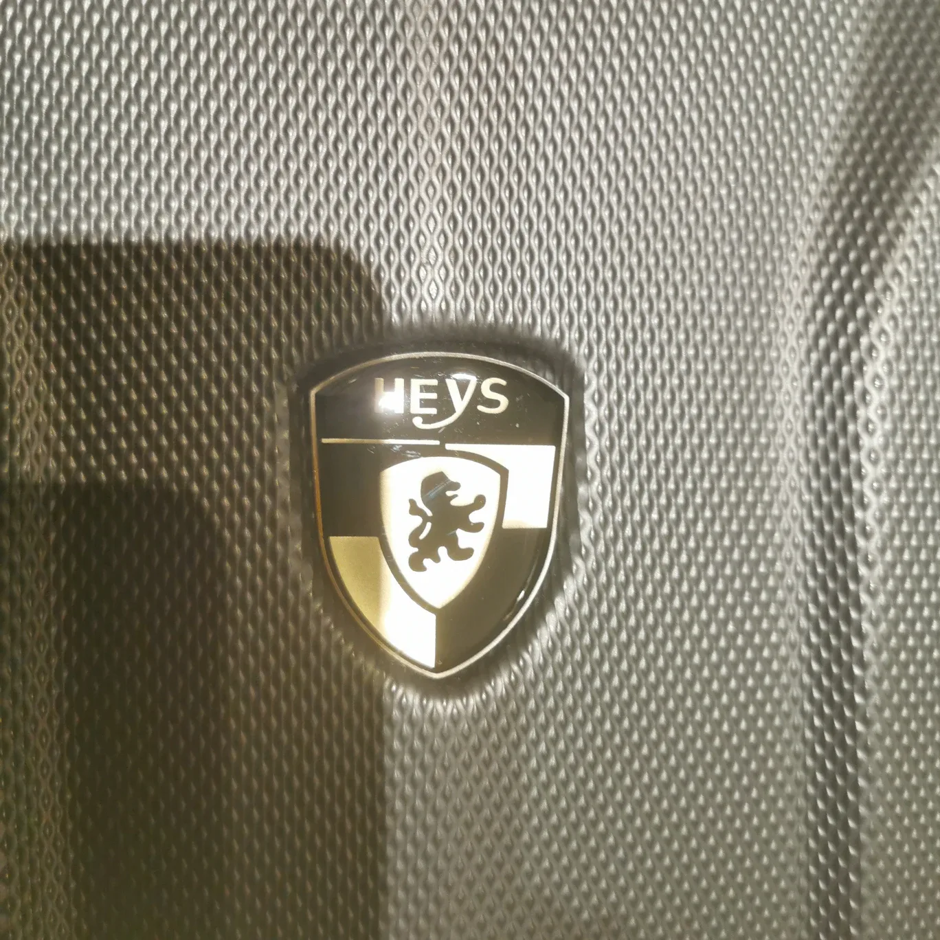 HEYS Large Checked Suitcase - Dark Grey image indicator(2)