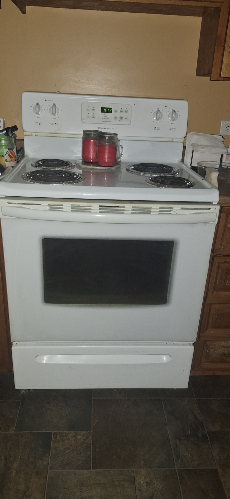 Used GE Electric Range - photo 3