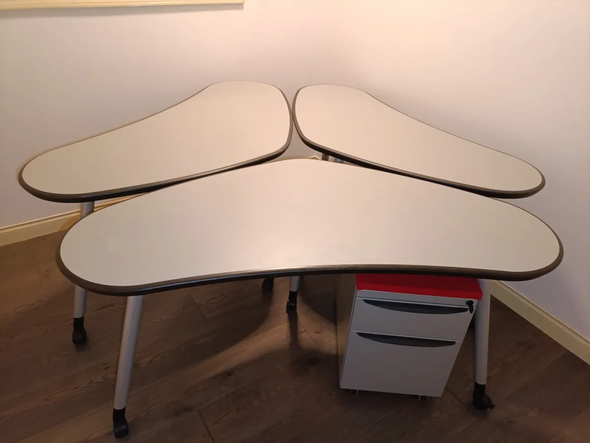 Haworth Three Leg Corner Desk andMobile File Cabinet image indicator(4)