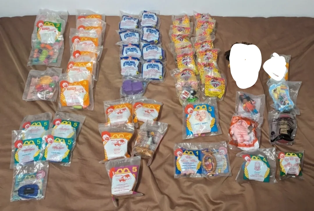 McDonalds Happy Meal Animaniacs Dot's lce Cream Wagon Toy image indicator(4)