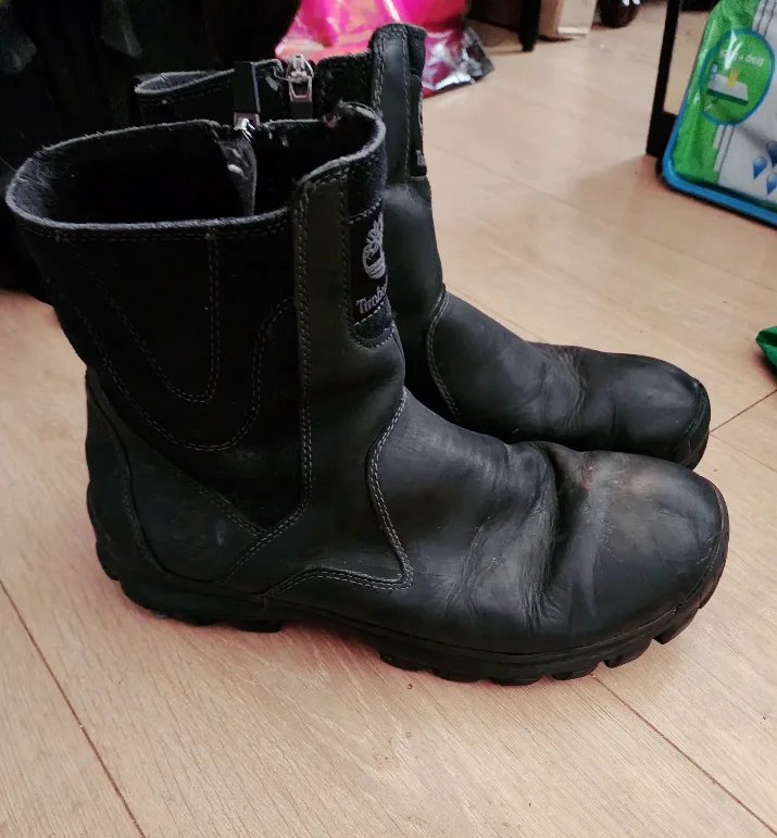 Men's Timberland Black Leather Boots image indicator(2)