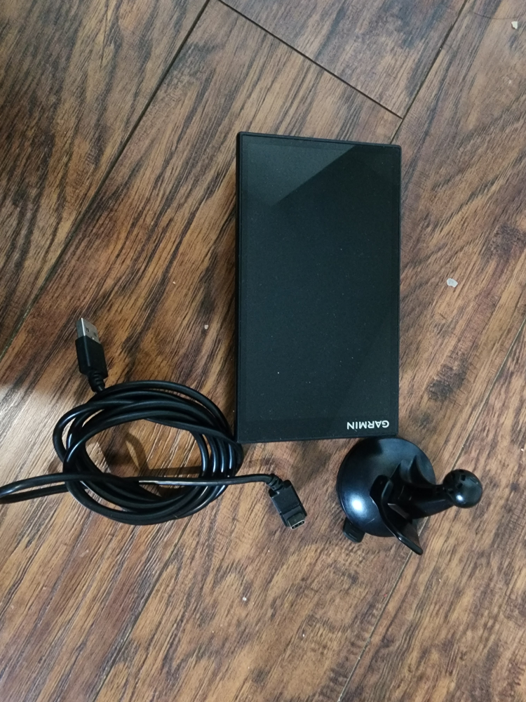 Garmin OTR610 GPS Navigation Device with Accessories