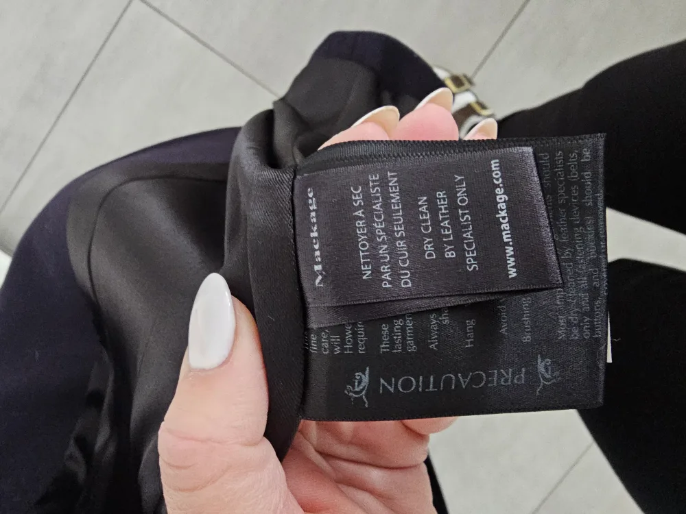 Mackage Women's Coat image indicator(7)