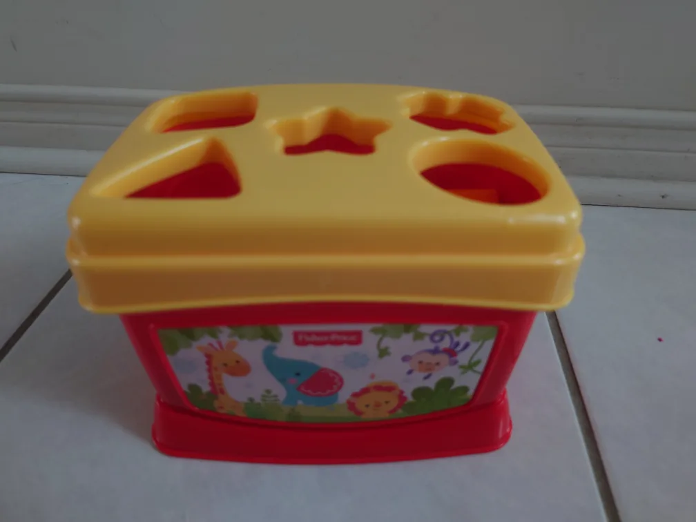 Fisher-Price Shape Sorter Toy image indicator(2)