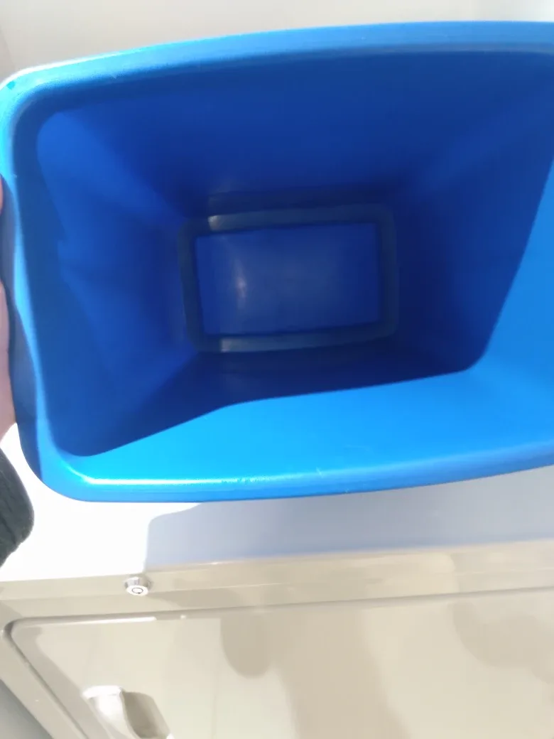 Clean Used Smallish Recycling Bin image indicator(3)